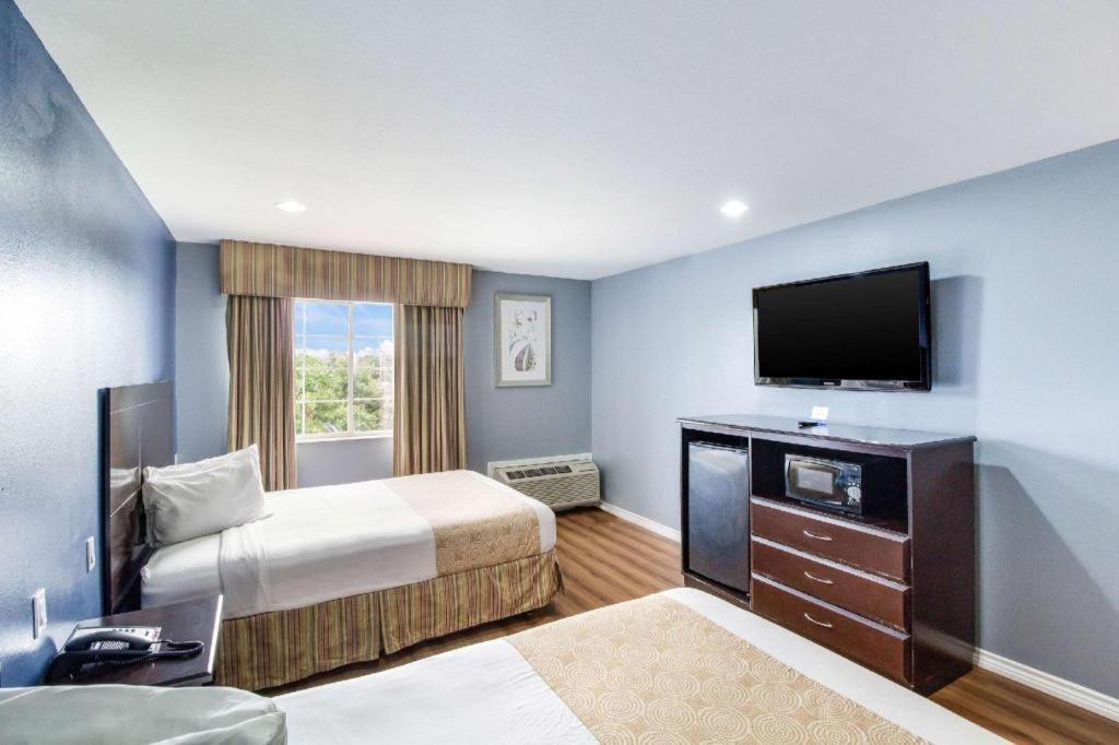 Rodeway Inn & Suites Port Arthur - Groves Eksteriør billede